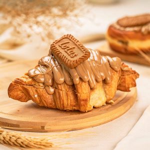 Lotus Croissant